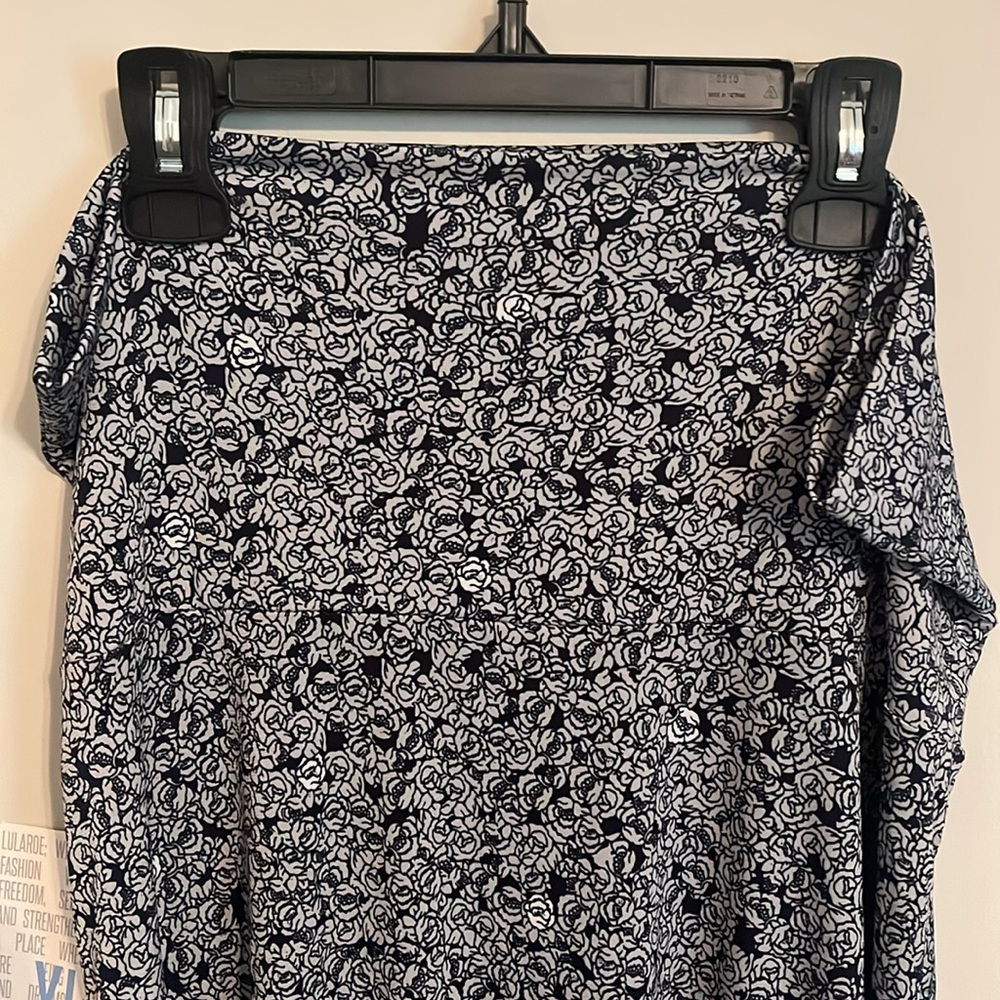 XL Floral LuLaRoe Maxi Skirt - Picture 2 of 3
